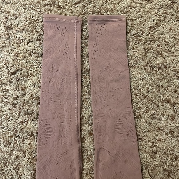 Reveal 25” Size 2 Leggings Purple lululemon - Picture 3 of 4